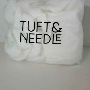 Tuft & Needle White Waterproof Mattress Protector Twin XL